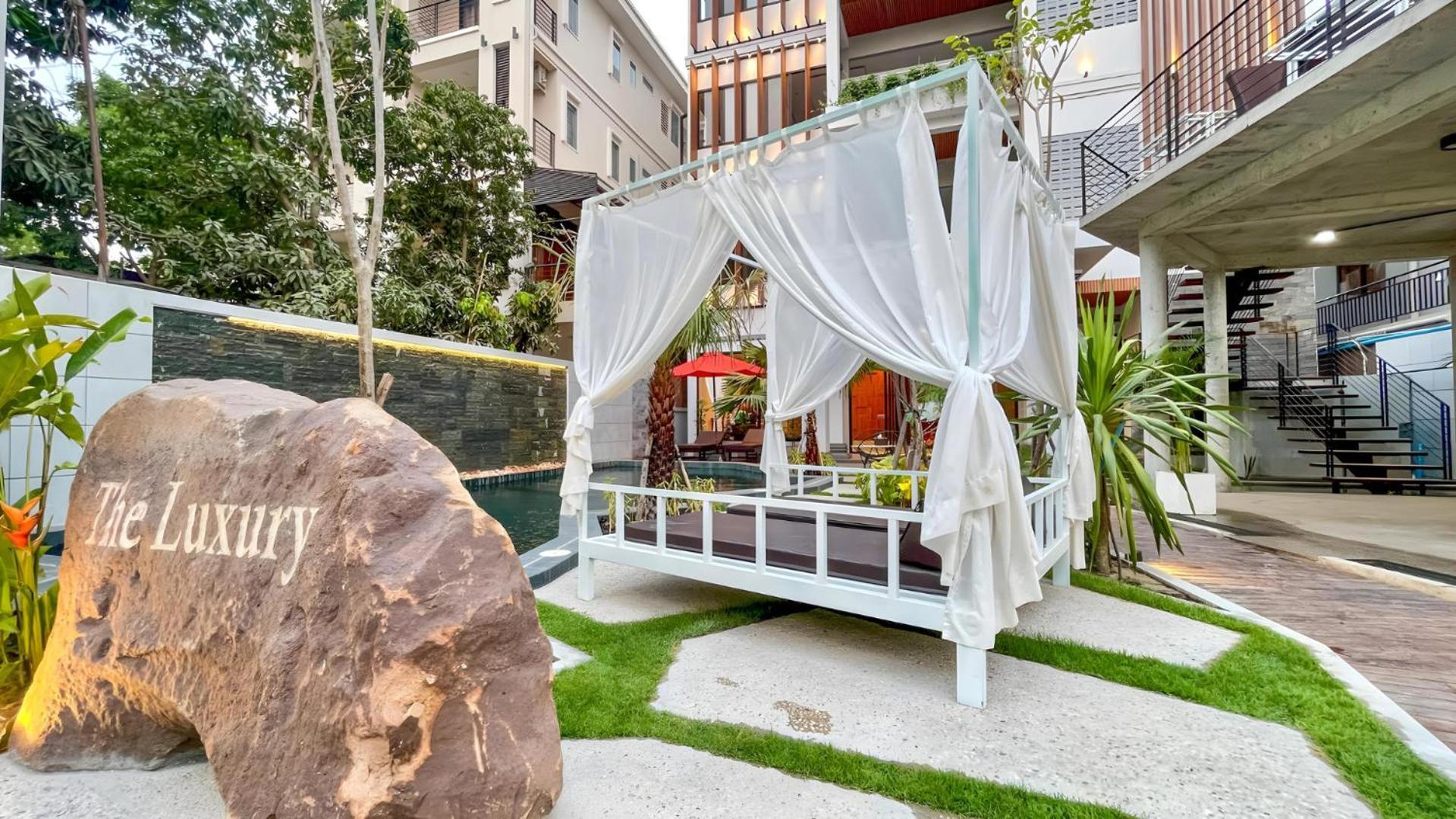 Hotel The Luxury Siem Reap Exterior foto